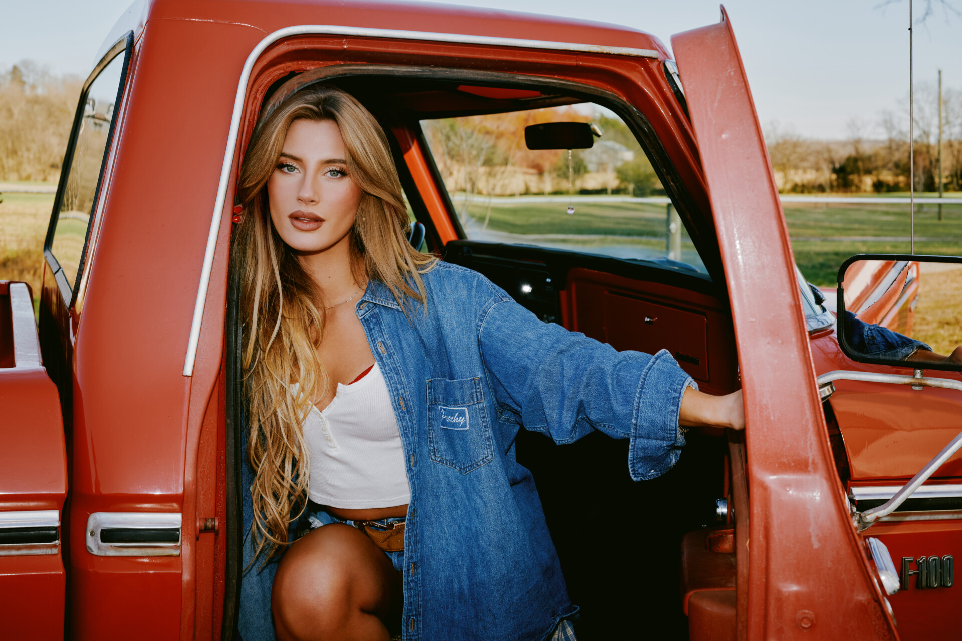 Bellah Mae is Rewriting The Country-Pop Playbook