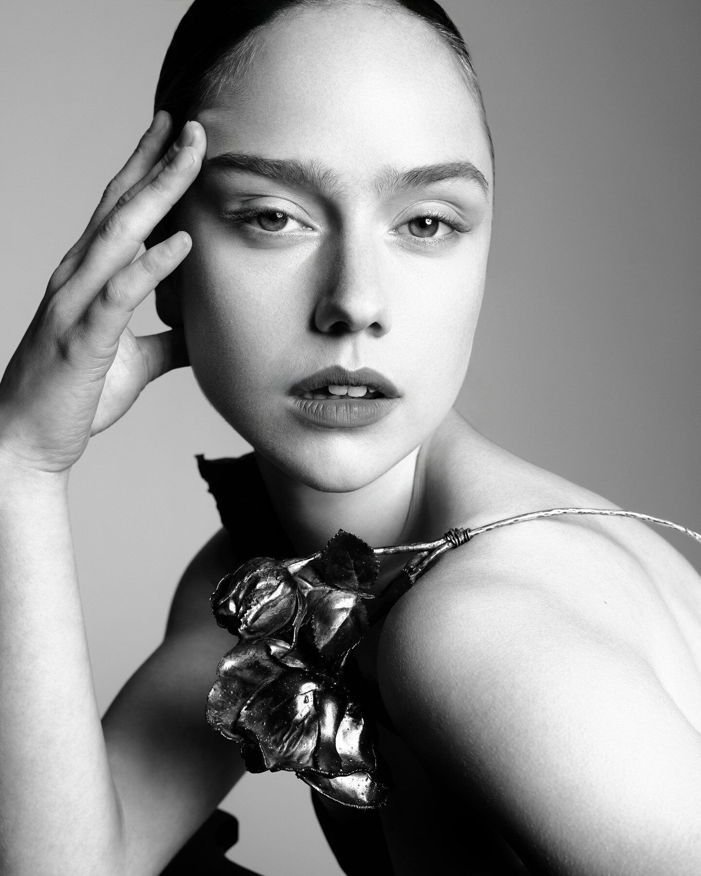 Amélie Hoeferle Wants You to Feel It All